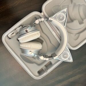 Brookstone Ariana Grande Silver and White Over-Ear Headphones